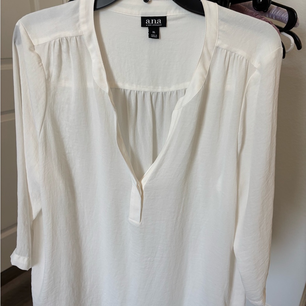 a.n.a Women's Elegant White Blouse